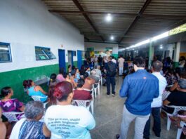 SECRETARIA DE EDUCAÇÃO INTENSIFICA ENTREGA DE UNIFORMES E KITS ESCOLARES AS ESCOLAS ANTÔNIO DE OLIVEIRA E SANTA LUZIA